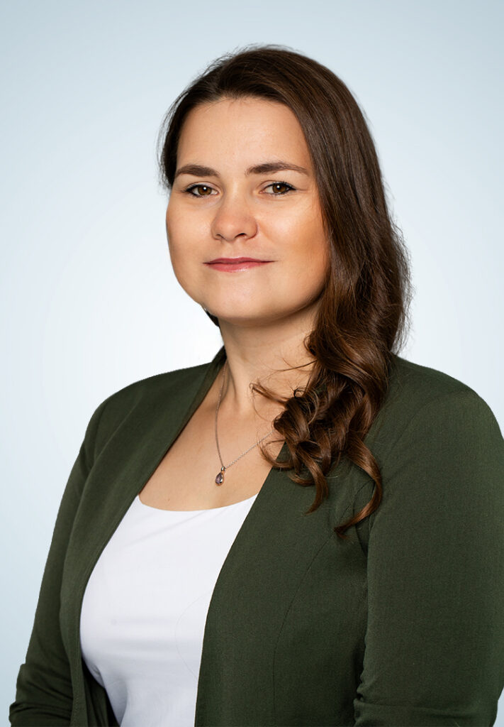 Jasmina Below